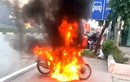 Người dân đốt xe máy khi vi phạm: "1 phút bốc đồng, vài năm bóc lịch"