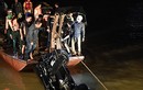 Ô tô lao xuống sông Hồng: Hai thi thể mắc kẹt trong xe