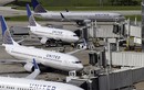 Sốc: United Airlines đưa cốc cho hành khách đi vệ sinh tại chỗ