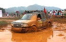 Hàng trăm “dân chơi” đội mưa, lội bùn phá xe tại Hà Nội