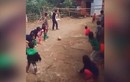 Video: Cú sút bóng 'đầu voi đuôi chuột' khiến mọi người cười ngất