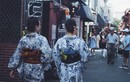 Tại sao khi mặc Kimono, phụ nữ Nhật Bản cần thắt một chiếc gối sau lưng?