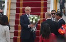 Video: Gặp cậu bé bất ngờ được Tổng thống Trump tặng hoa