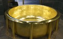 Bồn tắm bằng vàng 18 carat nặng nhất thế giới phục vụ du khách ở Nhật Bản
