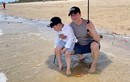 Diễn viên Việt Anh đưa con trai đi biển, fan thở phào 