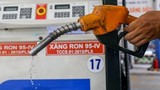 Giá xăng nhập giảm mạnh về mốc 21.000 đồng