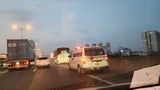 Hà Nội:Tái diễn ô tô đi vào làn khẩn cấp, xe cấp cứu gặp khó 