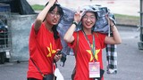Bất chấp trời mưa, CĐV nô nức đến sân Mỹ Đình chờ đón Olympic Việt Nam 