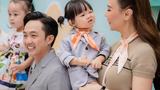 Ái nữ 2 tuổi không khác gì Đàm Thu Trang khi mặc vest