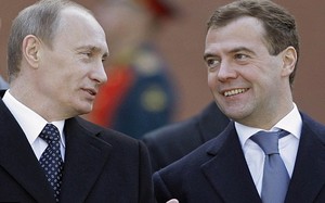 Ngưỡng mộ tình chiến hữu của Tổng thống Nga Putin và cựu Thủ tướng Medvedev