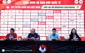 Đội tuyển Việt Nam 'thử sức' giữa mùa World Cup