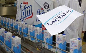 Sữa Lactalis nghi nhiễm khuẩn vẫn được rao bán trên mạng