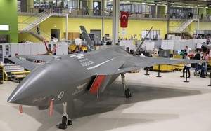 Tàu sân bay Thổ Nhĩ Kỳ không F-35B khi có UAV tàng hình Kızılelma