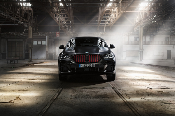 BMW ra mắt X6 Black Vermillion đầy phong cách, từ 3,4 tỷ đồng BMW ra mắt X6 Black Vermillion đầy phong cách, từ 3,4 tỷ đồng