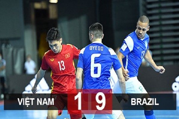 Dang cap qua khac biet, DT futsal Viet Nam thua dam Brazil