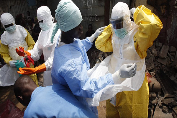 Virus Ebola khien bac si tu vong: 8 dieu can biet