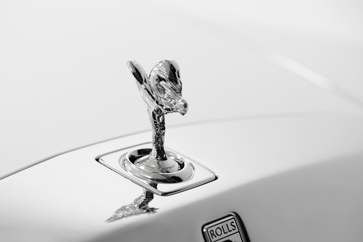 Rolls-Royce kỷ niệm 112 tuổi cho goá phụ bay Spirit of Ecstasy