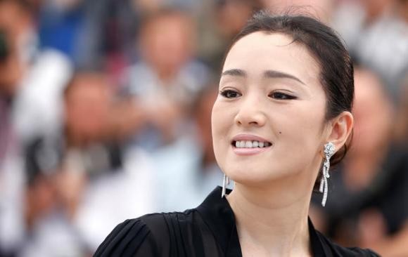 Cung Loi va Song Hye Kyo: Ngay cang dep, duong tinh lan dan-Hinh-3