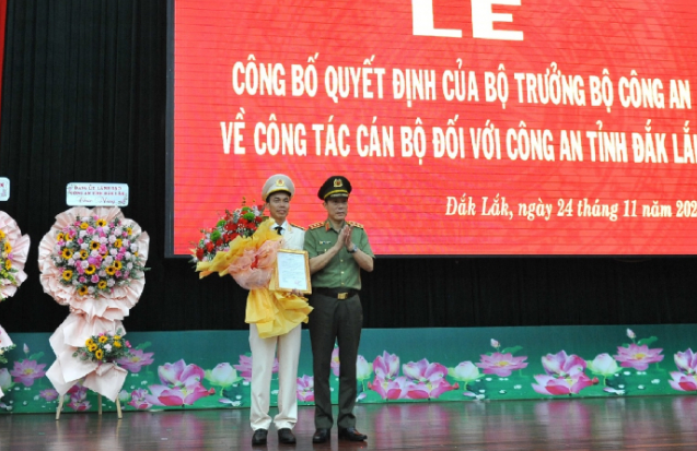 Chan dung tan Pho Giam doc Cong an tinh Dak Lak Tran Quang Hieu-Hinh-4