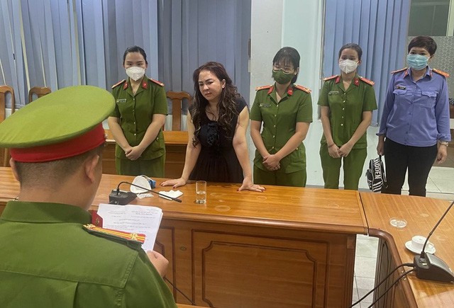 Vi sao phai gia han tam giam 19 ngay voi ba Nguyen Phuong Hang?