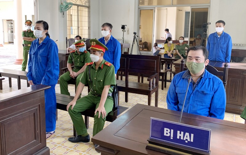 Hai vu nhan tien bi “boc me” khi tuong Noi lam Giam doc Cong an-Hinh-2
