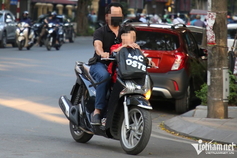 Phụ huynh 'mừng', học sinh Hà Nội di chuyển bằng xe máy-Hinh-8