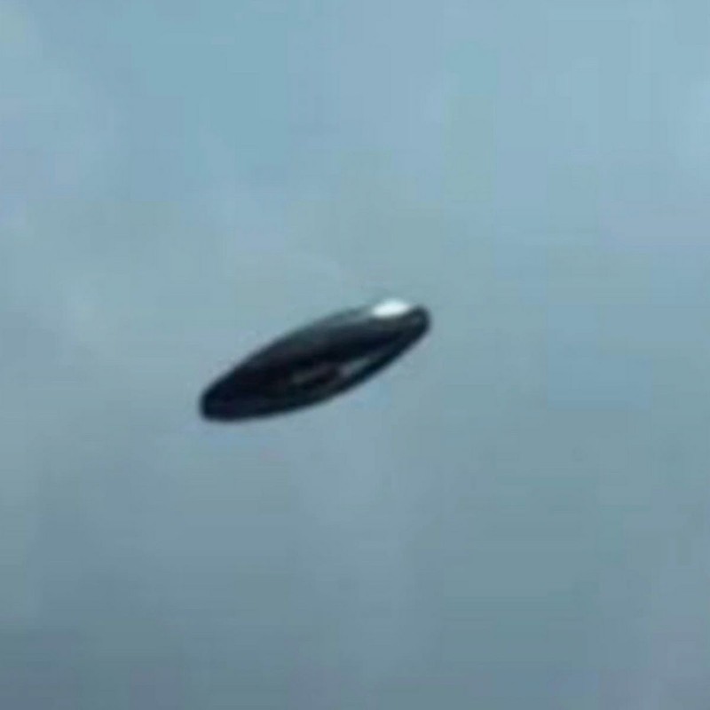 Xon xao UFO dai 15m lo dien sau bao: Bi an chua loi giai!-Hinh-4