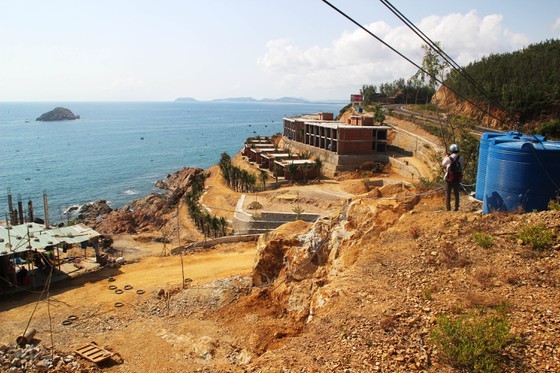 Khu nghi duong Ami resort va Quy Nhon Sea sai pham gi... bi “tuyt coi“?