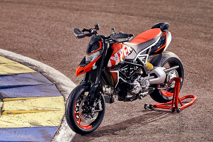 Trên tay Ducati Hypermotard 950 RVE  màu sắc bắt mắt lái rất vui  YouTube