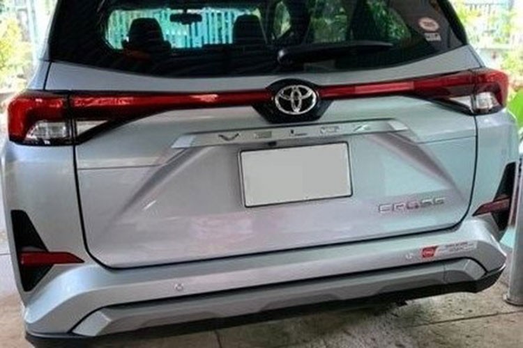 Toyota Veloz Cross vua chay da rao ban, chu xe 