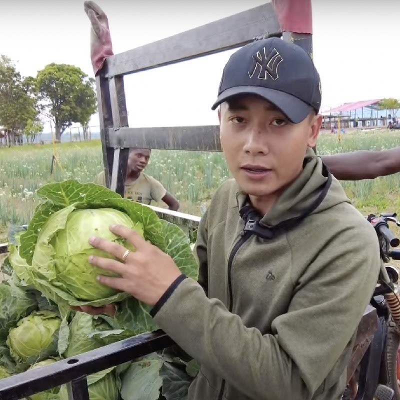 Vì sao nông trại của Quang Linh Vlog phải thuê bảo vệ canh?