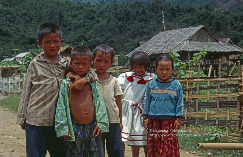 Anh sieu quy hiem ve con nguoi va canh vat Lai Chau nam 1998-Hinh-4