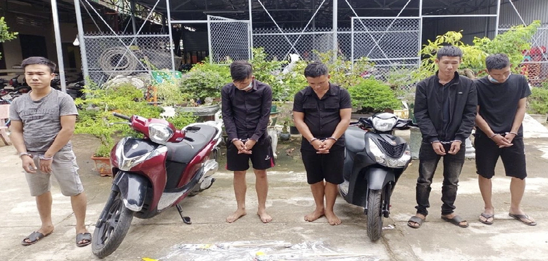 Quang Ngai: Bat tam giam doi tuong ru ban nhau chem nguoi tinh cua vo