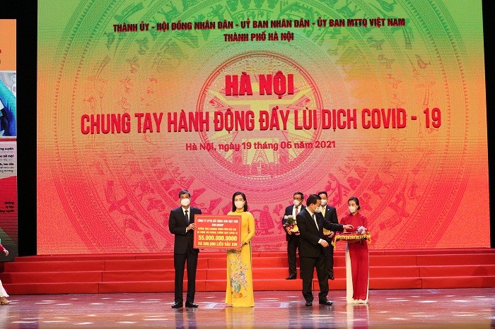 Sun Group ung ho thanh pho Ha Noi 55 ty mua vac-xin phong chong Covid-19-Hinh-4