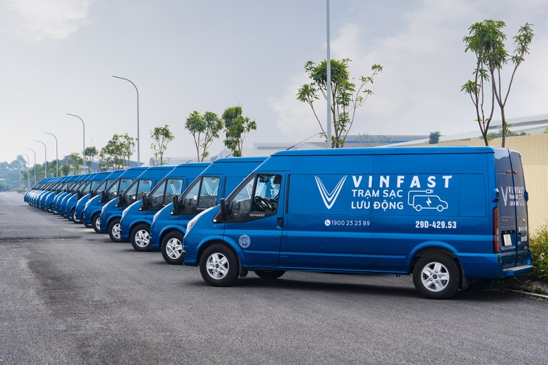 VinFast offers a 24/7 battery backup service across the country-Hinh-2