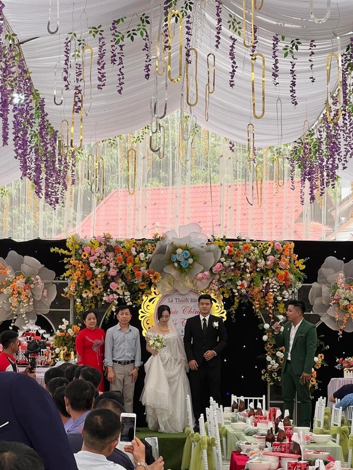 Toàn cảnh đám cưới Hà Đức Chinh nhan sắc cô dâu vẫn chiếm sóng