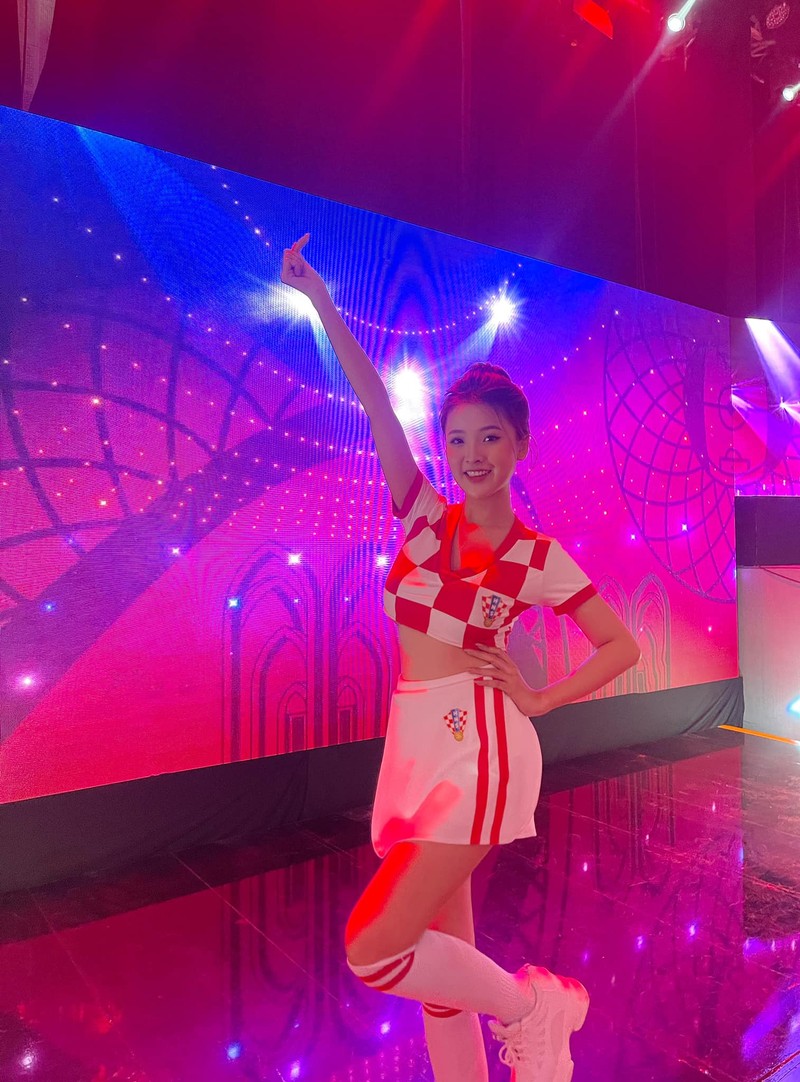 Nhan sac hot girl dai dien cho Croatia tai Nong cung World Cup 2022-Hinh-4
