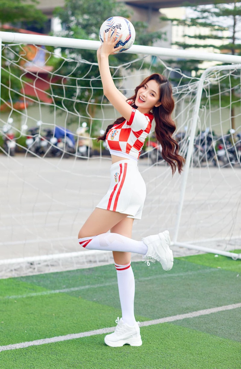 Nhan sac hot girl dai dien cho Croatia tai Nong cung World Cup 2022-Hinh-7