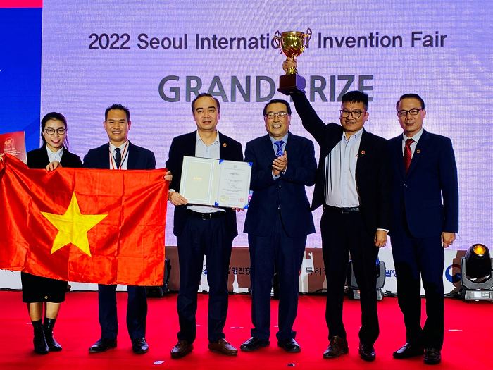 Viet Nam doat Cup Grand Prize - Giai thuong cao nhat tai SIIF 2022