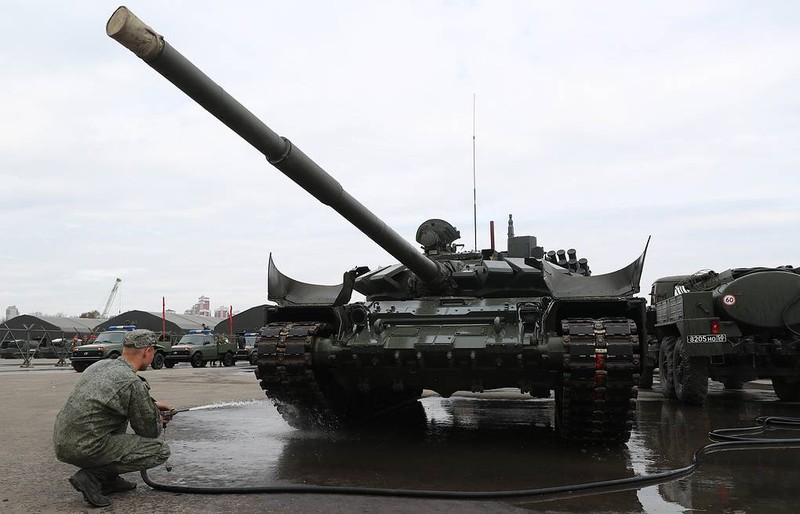 Nguoi dan Sec gop tien mua xe tang T-72 cho Ukraine-Hinh-11