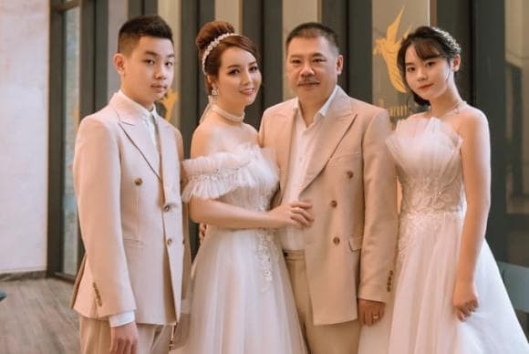 Ba Anh - Mai Thu Huyen's second son following 20 years-Hinh-9