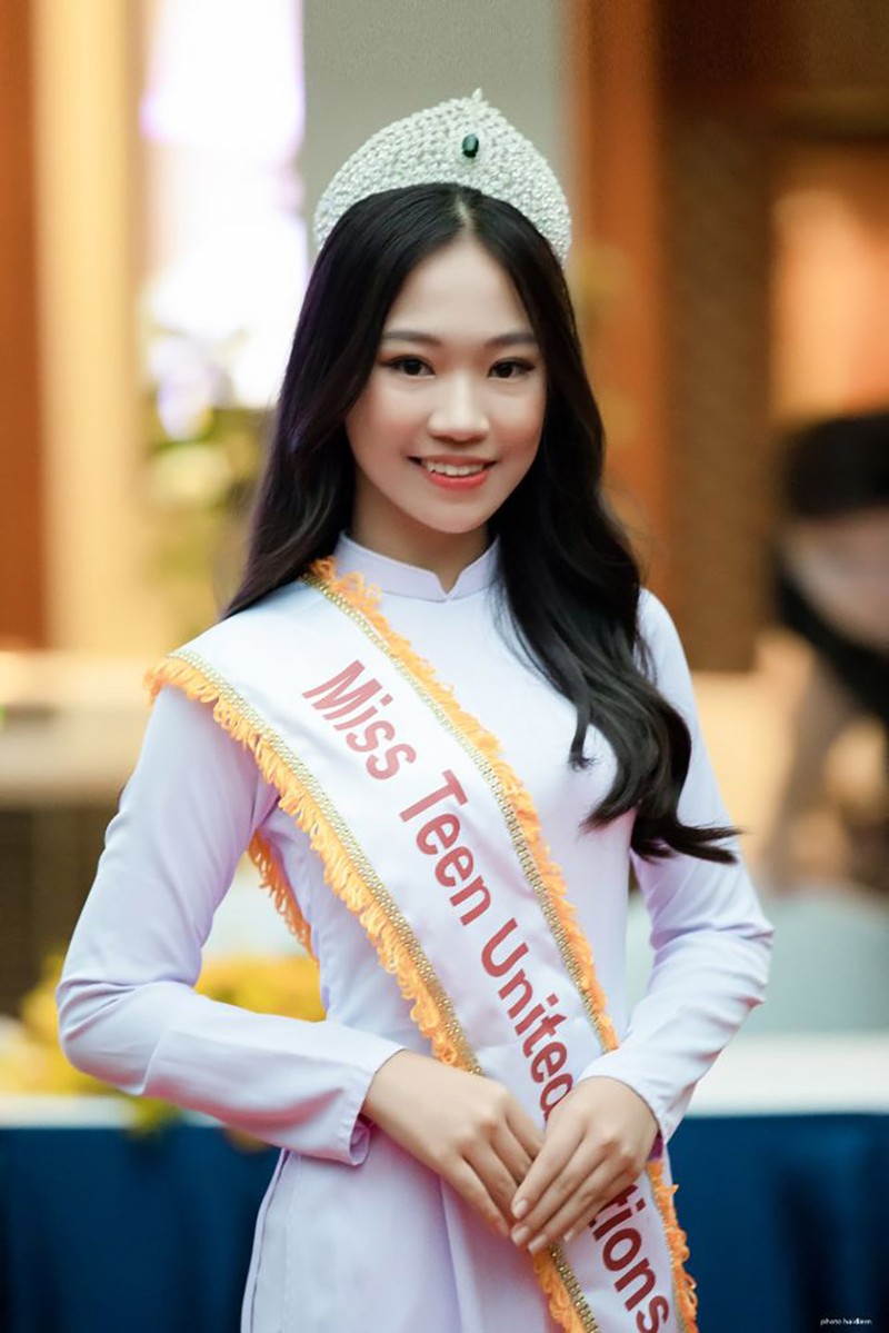 Nu sinh 16 tuoi dai dien Viet Nam tham du Miss Teen United Nations 2022