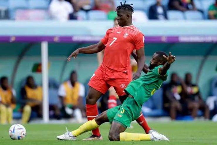 Thuy Si 1-0 Cameroon: “Ki si day Alps” thi dau chua dung suc-Hinh-4