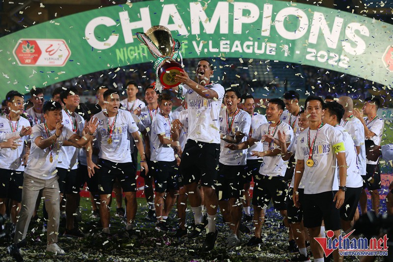 VPF chịu trách nhiệm chính trận V-League, bầu Đức làm bá chủ thế giới