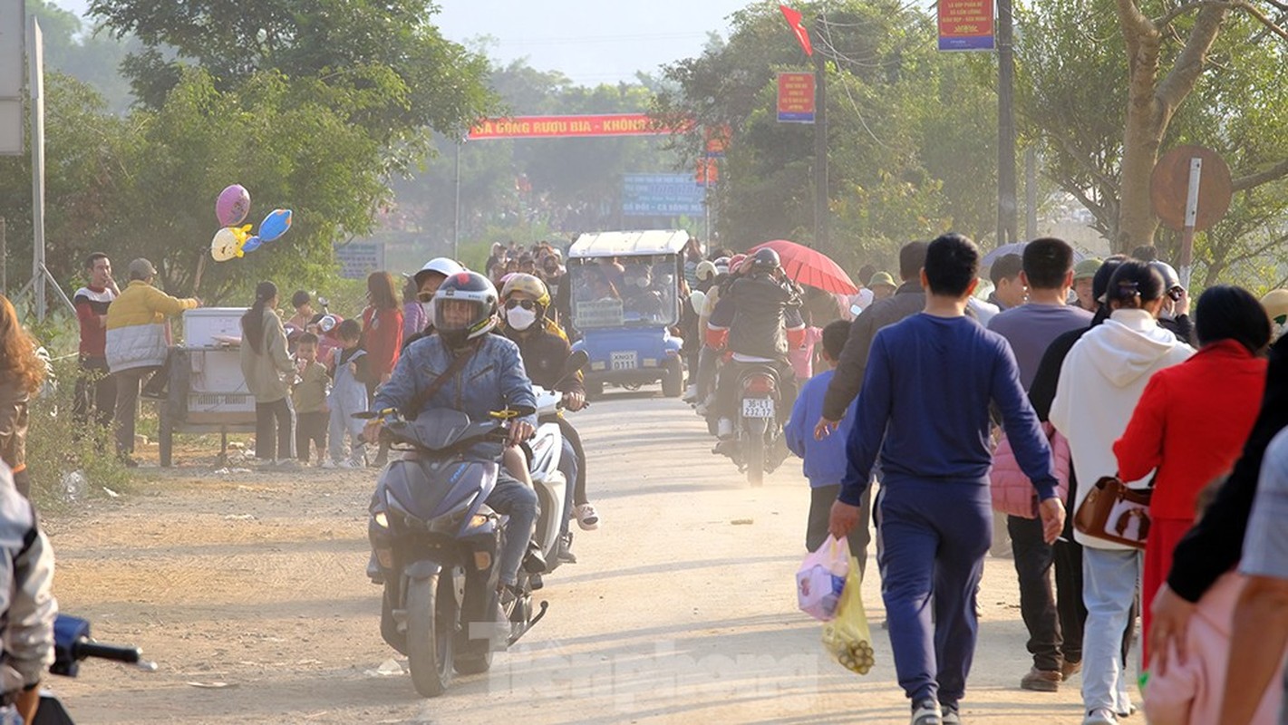 The number of tourists due to visit the festival right at the end of Tet Nguyen and Quy Mao-Hinh-7