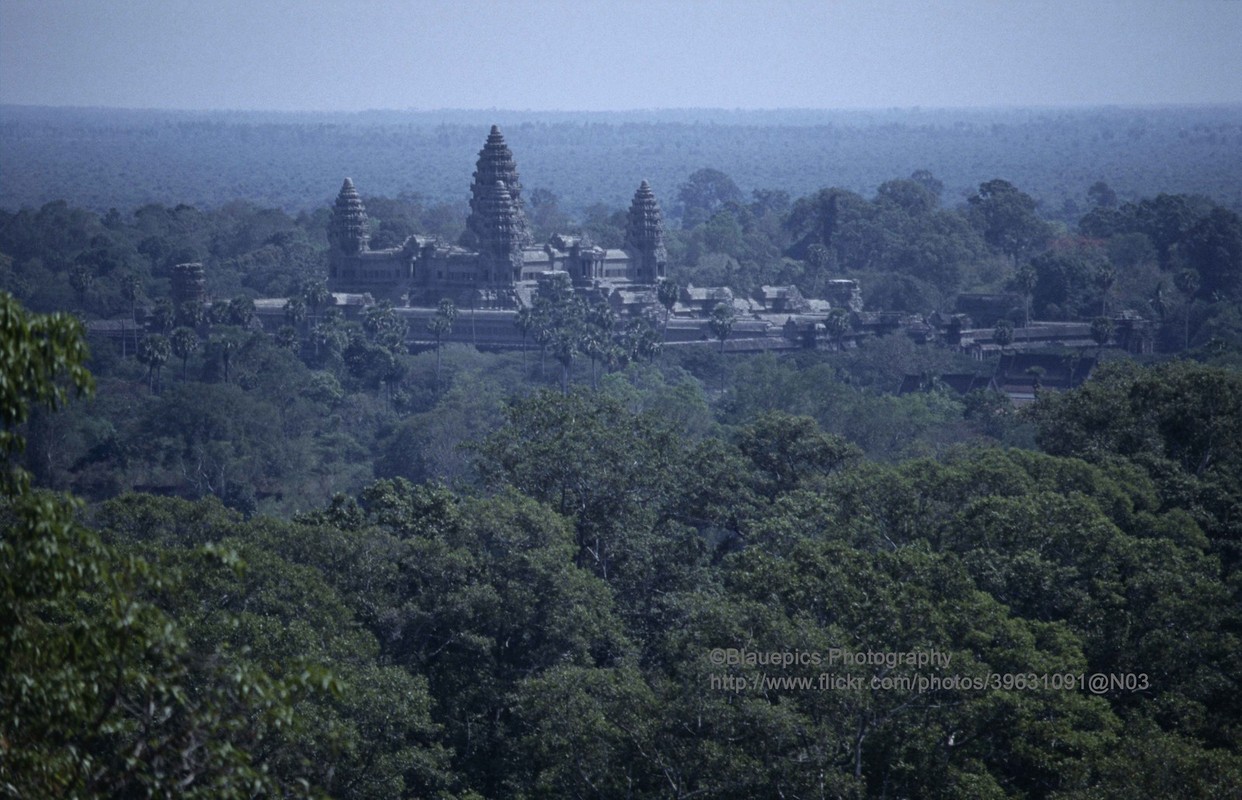 Anh dac biet ve phe tich Angkor Wat ba thap nien truoc-Hinh-2