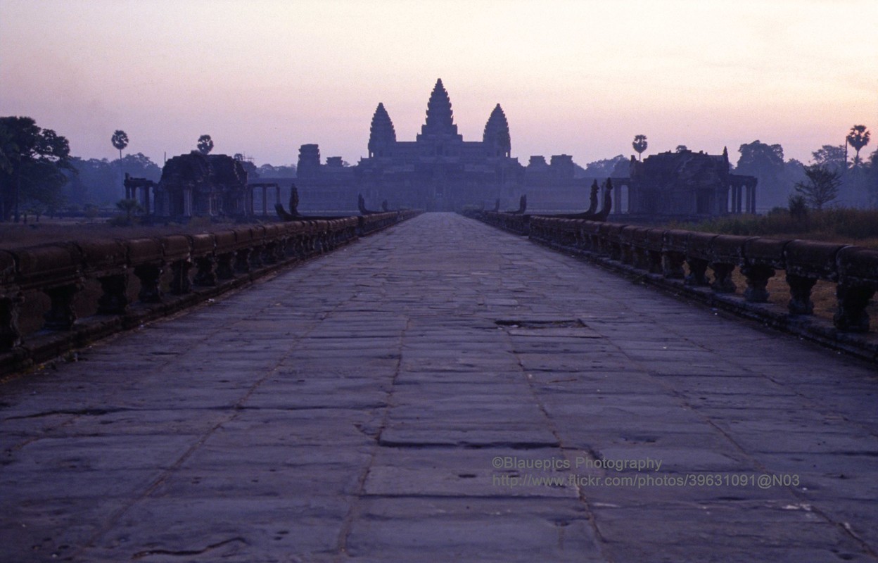 Anh dac biet ve phe tich Angkor Wat ba thap nien truoc
