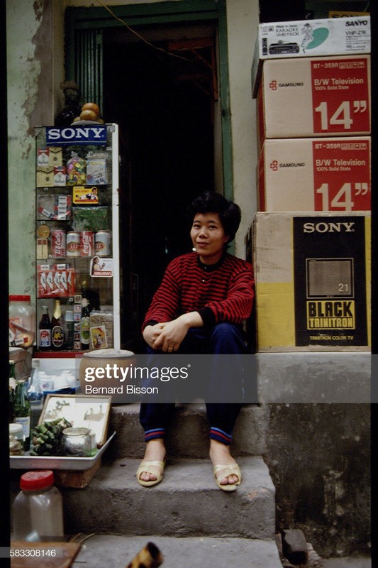 Cuộc hội ngộ nam 1993 của Bernard Bisson tại Hà Nội-Hinh-12