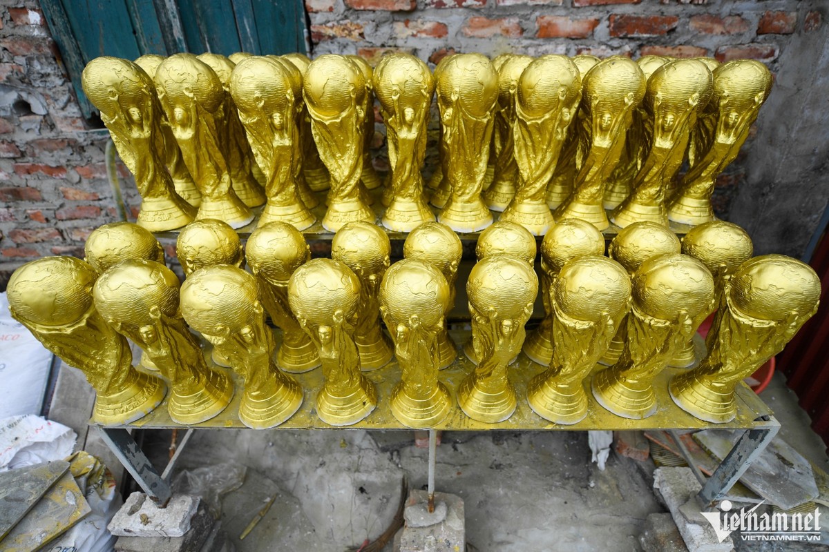 'Cúp vàng' Qatar 2022 có giá 70.000 đồng tại Hà Nội-Hinh-4