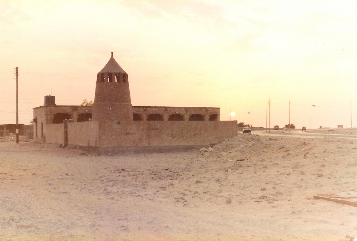 Loat anh quy hiem ve dat nuoc Qatar thap nien 1980 (1)-Hinh-15